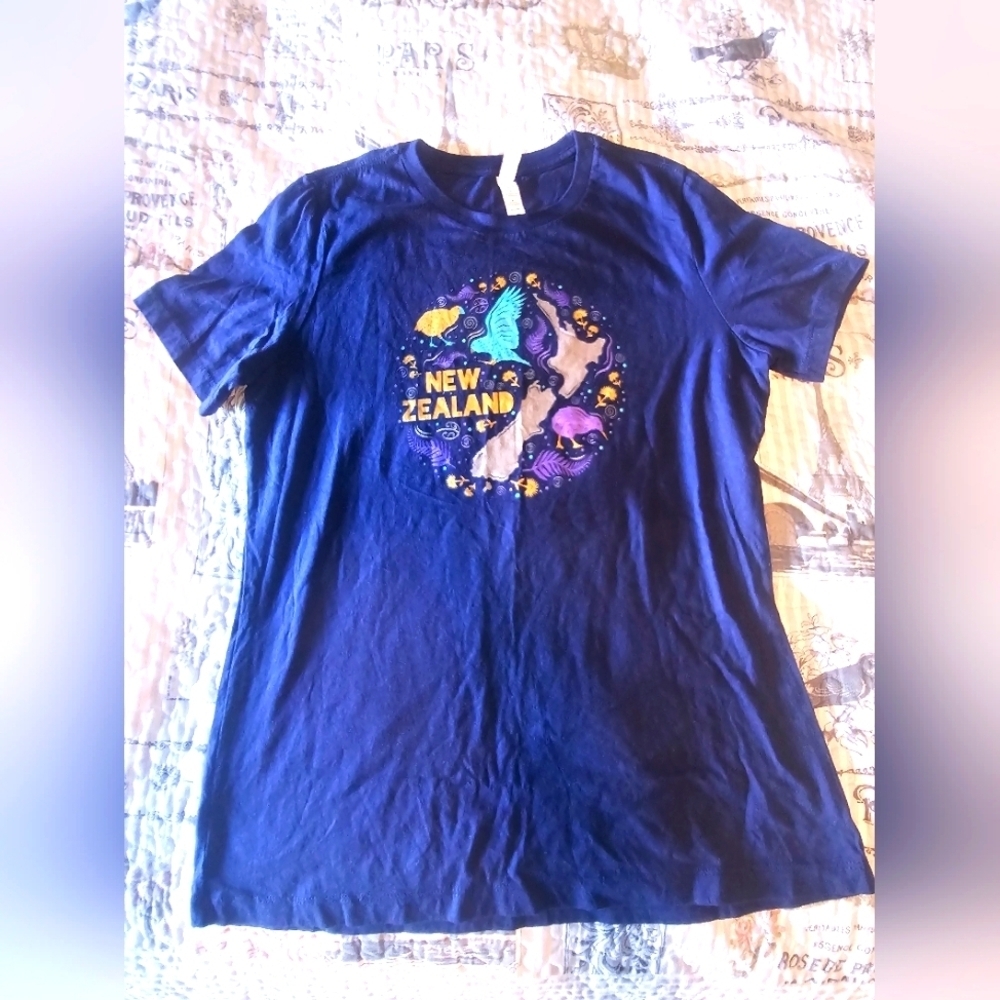 New Zealand Graphic Tee Bella + Canvas Navy Blue Soft Airlume Cotton Shirt M